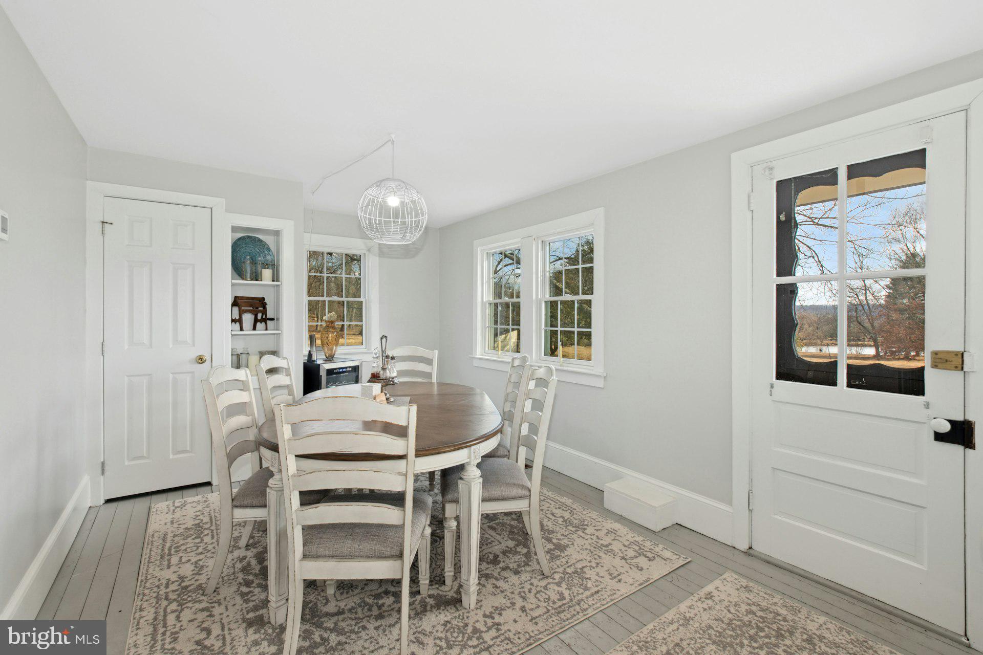 3220 WINDY BUSH ROAD GUEST HOME