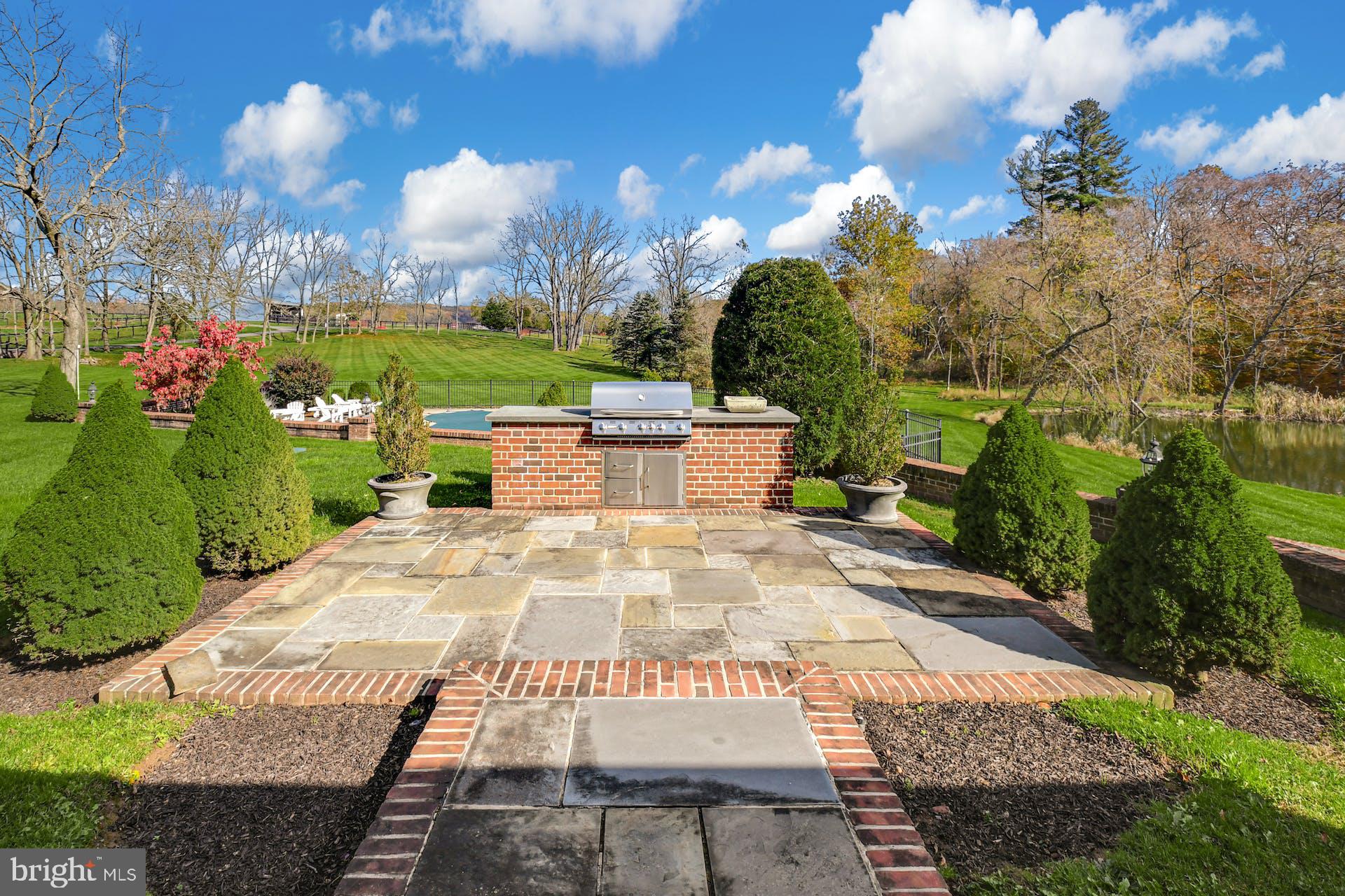 1315 PINEVILLE ROAD