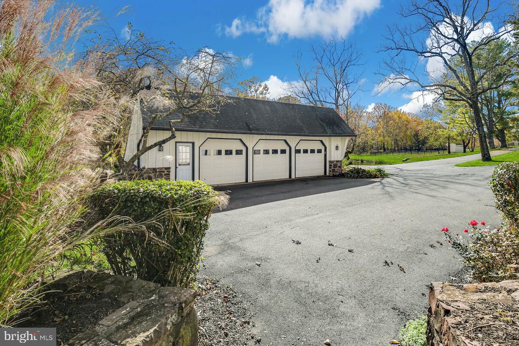 1315 PINEVILLE ROAD