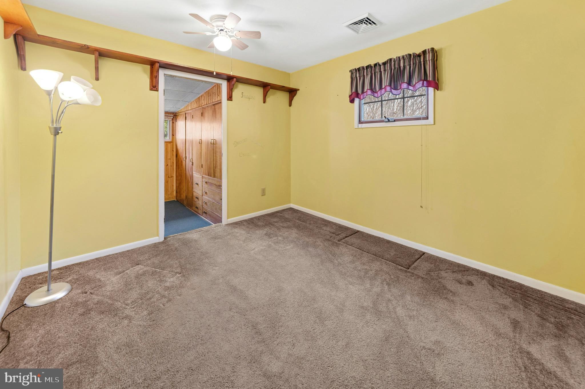 908 CIRCLE DRIVE