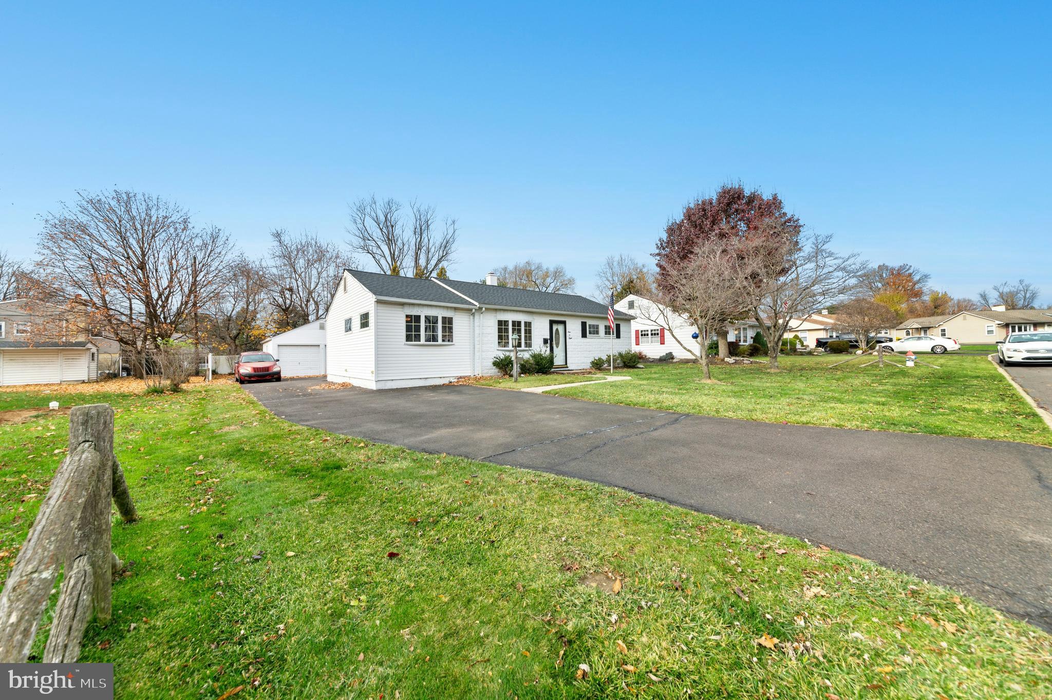 908 CIRCLE DRIVE