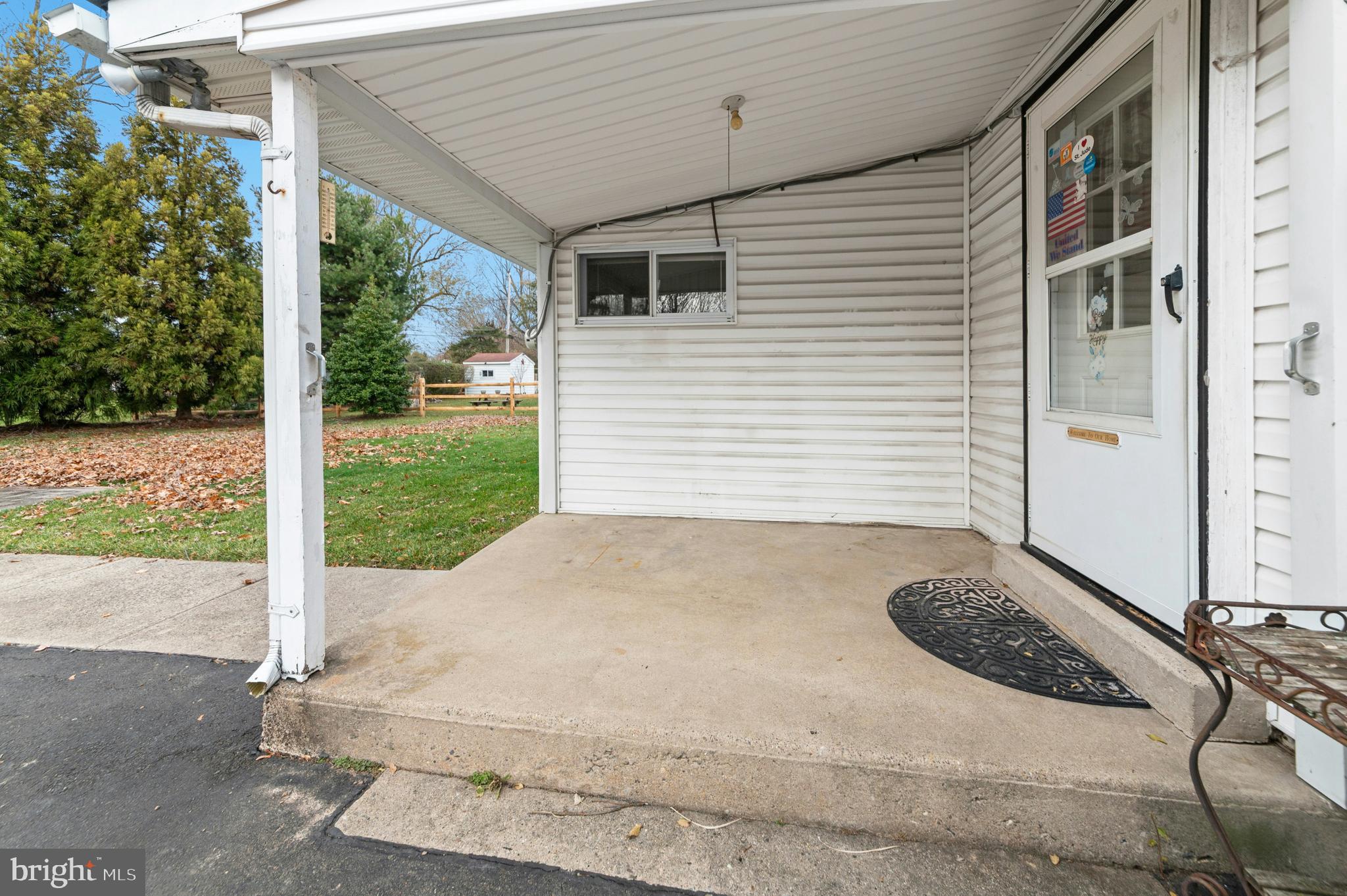 908 CIRCLE DRIVE