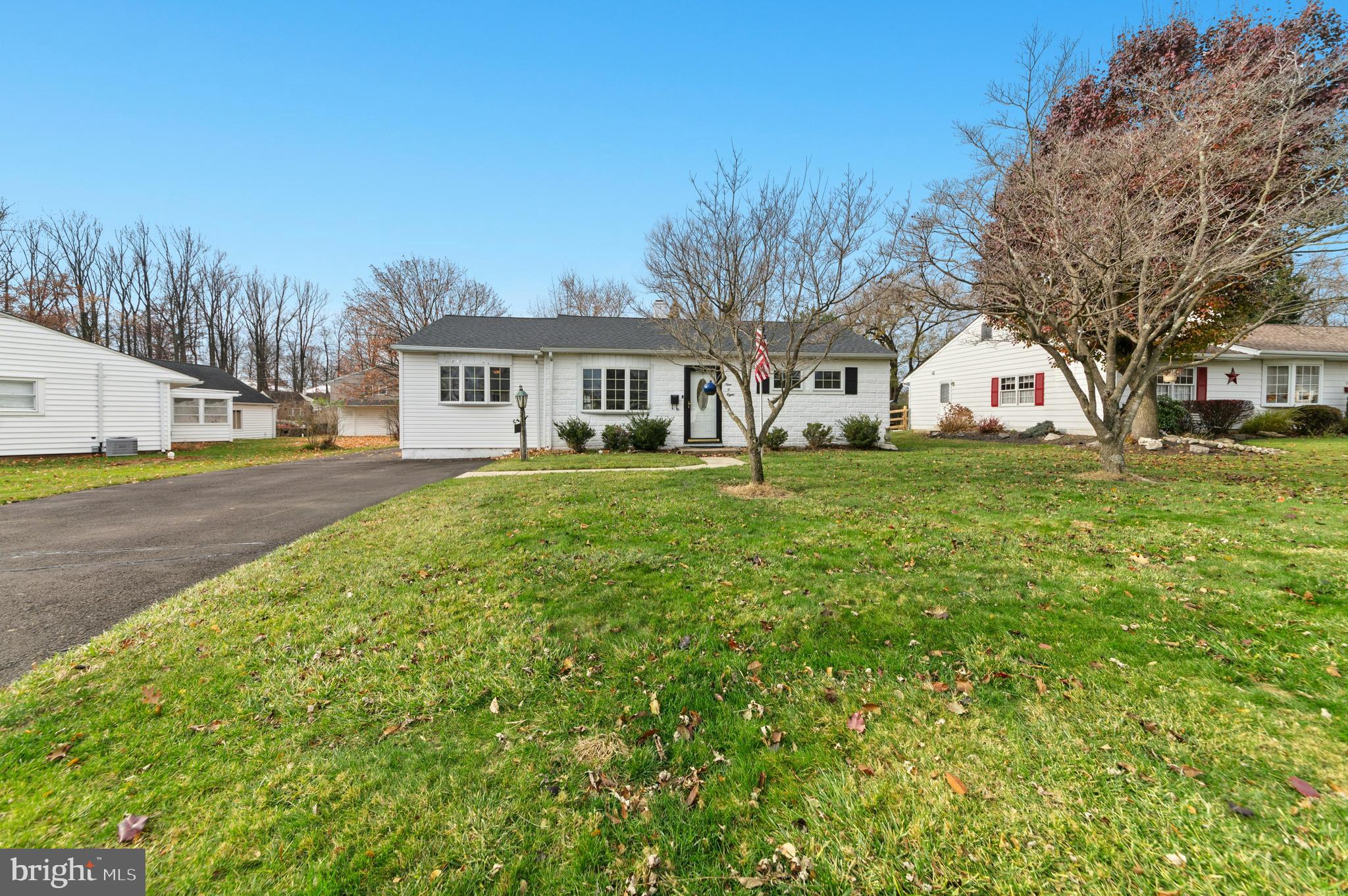 908 CIRCLE DRIVE