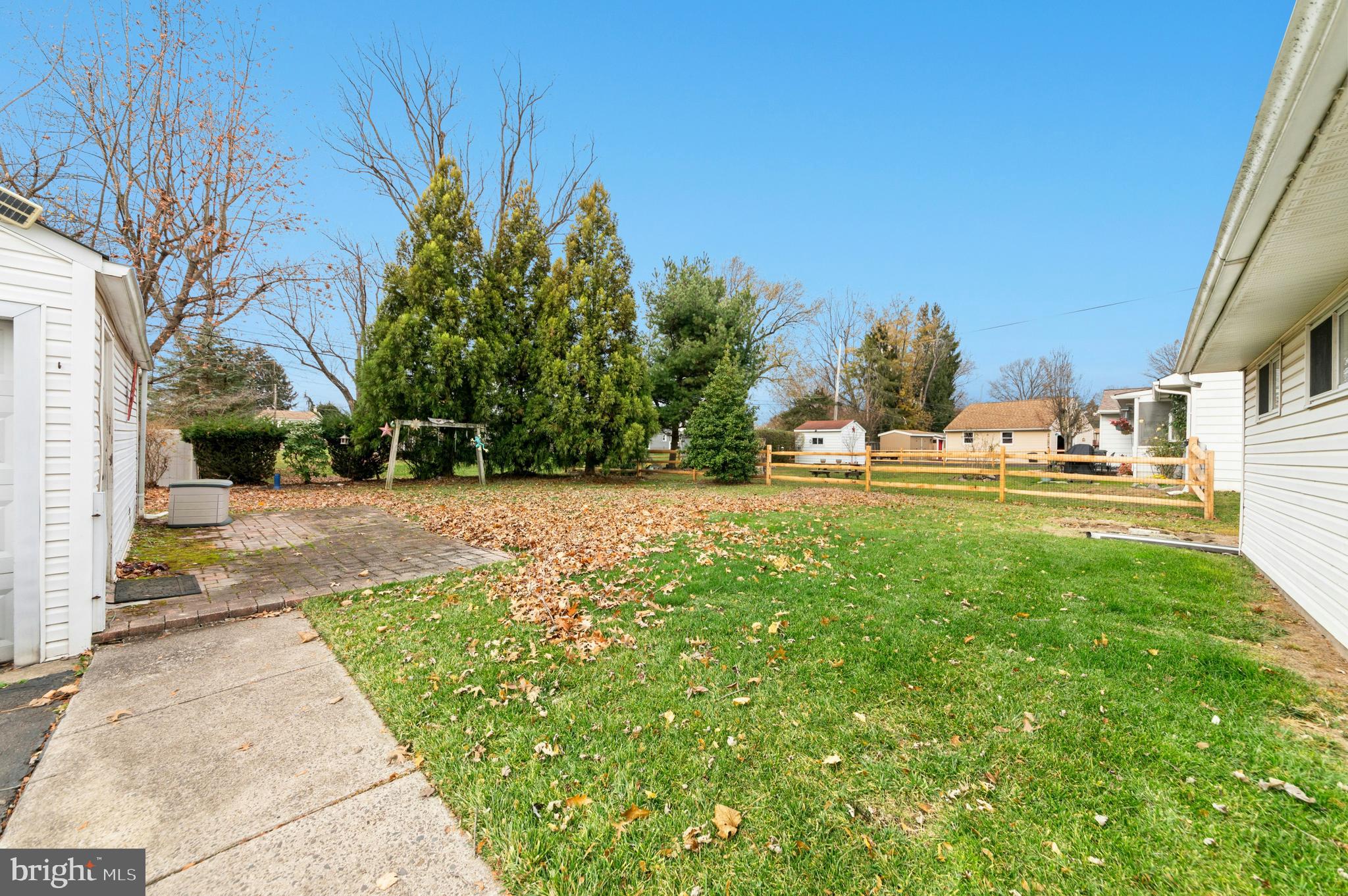 908 CIRCLE DRIVE
