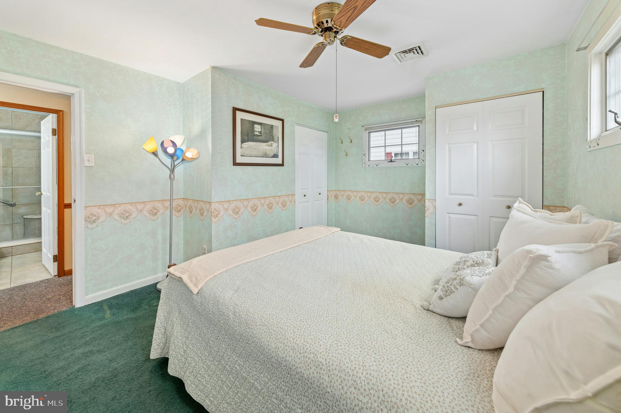 908 CIRCLE DRIVE