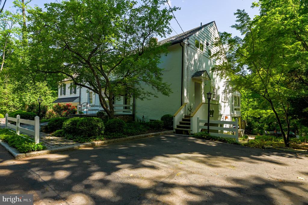 2885 MILL ROAD
