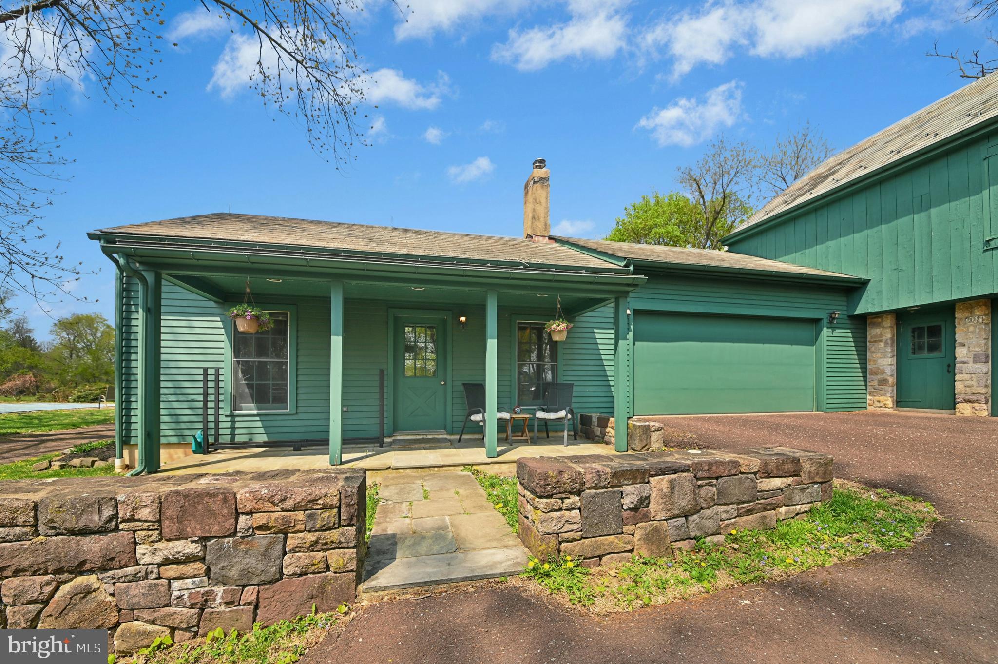 189 E BUTLER AVENUE