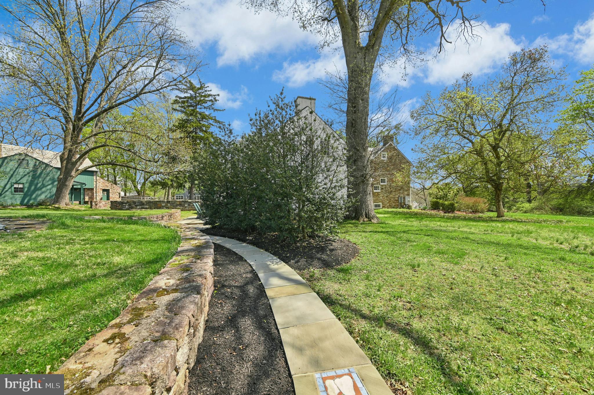 189 E BUTLER AVENUE