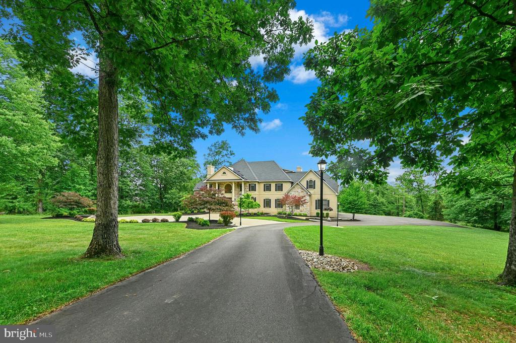 15 GREAT HILLS ROAD