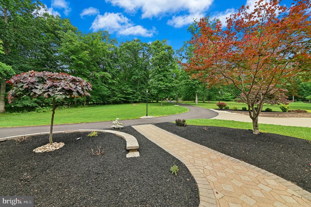 15 GREAT HILLS ROAD
