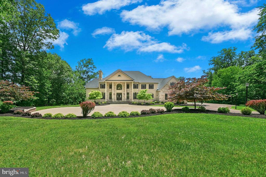 15 GREAT HILLS ROAD