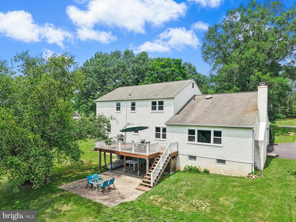 2608 SPRINGHILL CIRCLE
