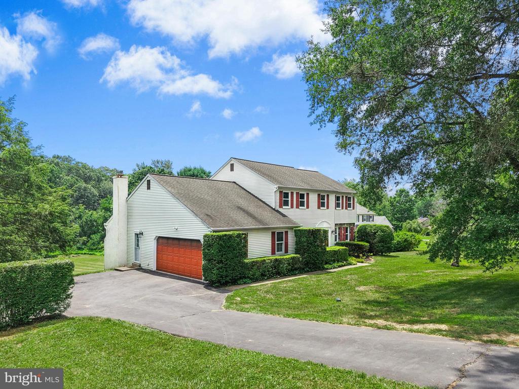 2608 SPRINGHILL CIRCLE