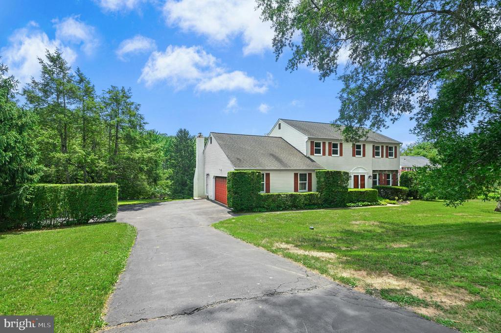 2608 SPRINGHILL CIRCLE