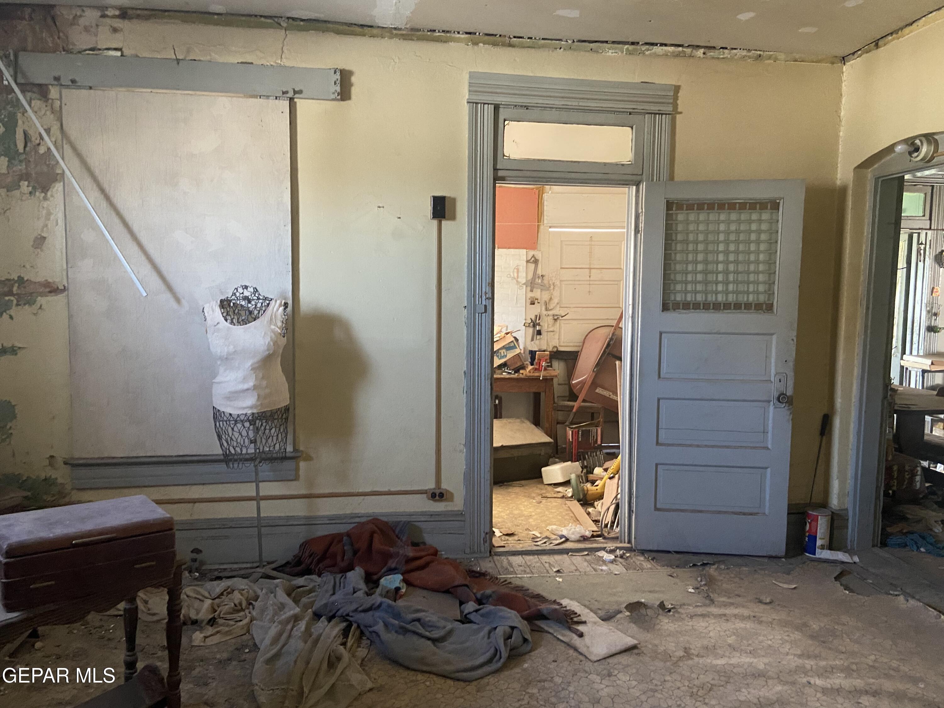 2320 San Jose Avenue