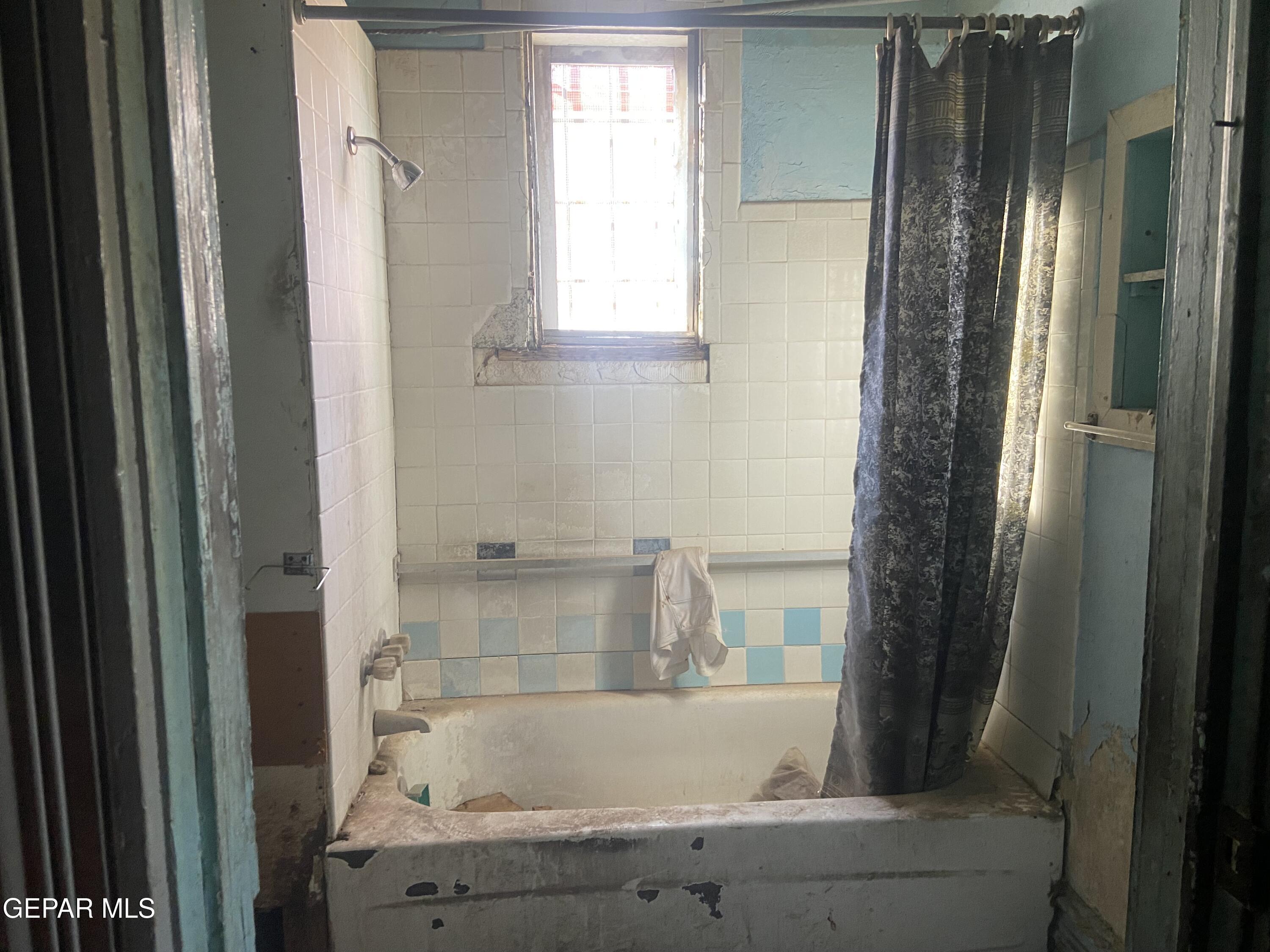 2320 San Jose Avenue