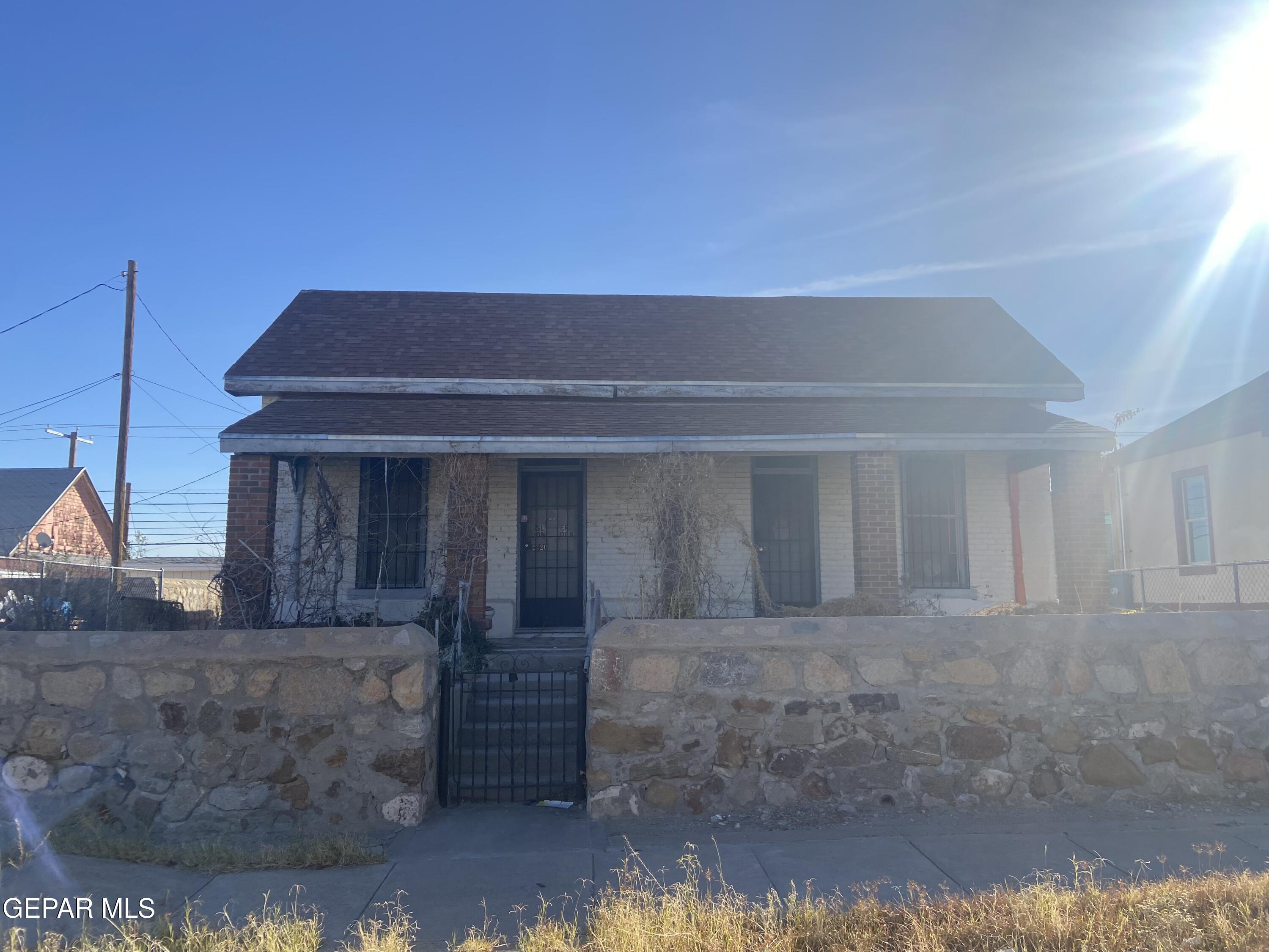 2320 San Jose Avenue