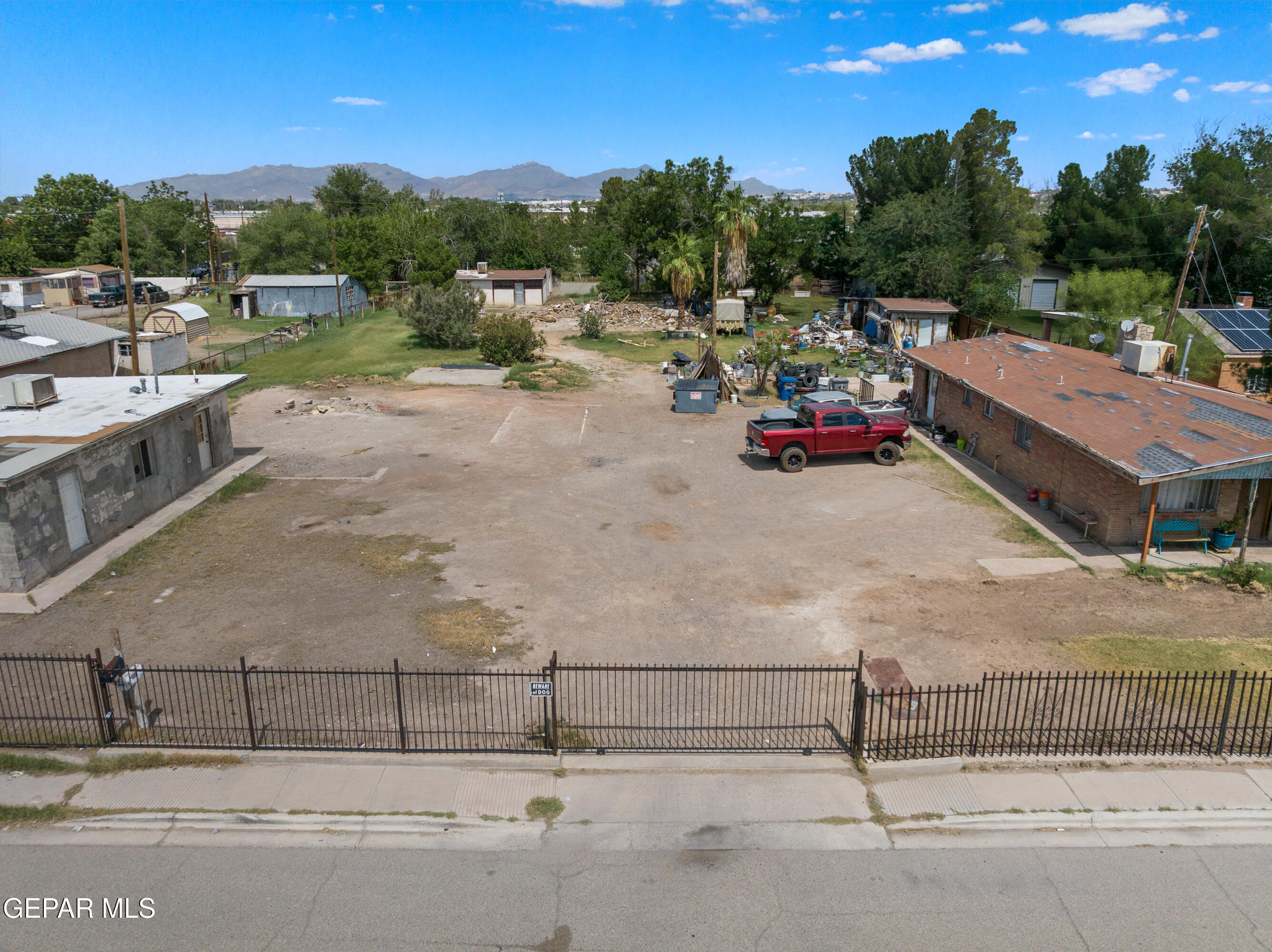 525 Center Way