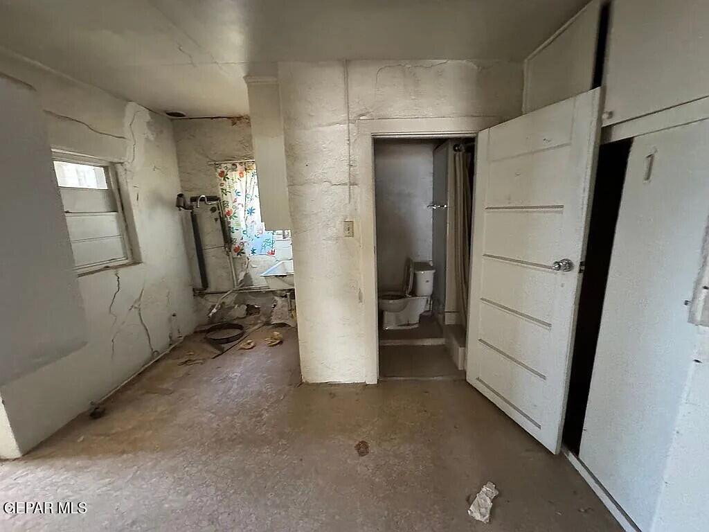 525 Center Way