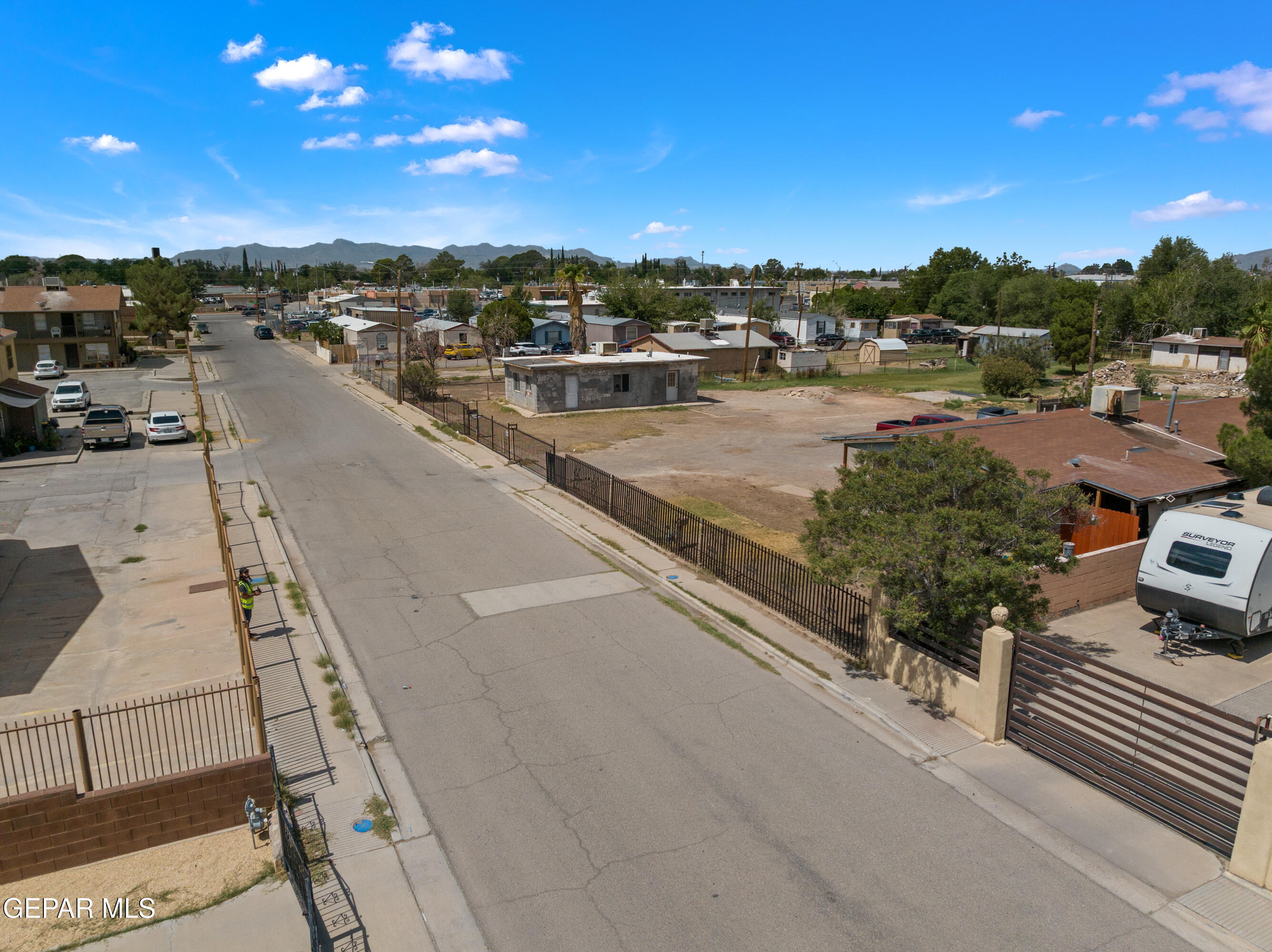 525 Center Way