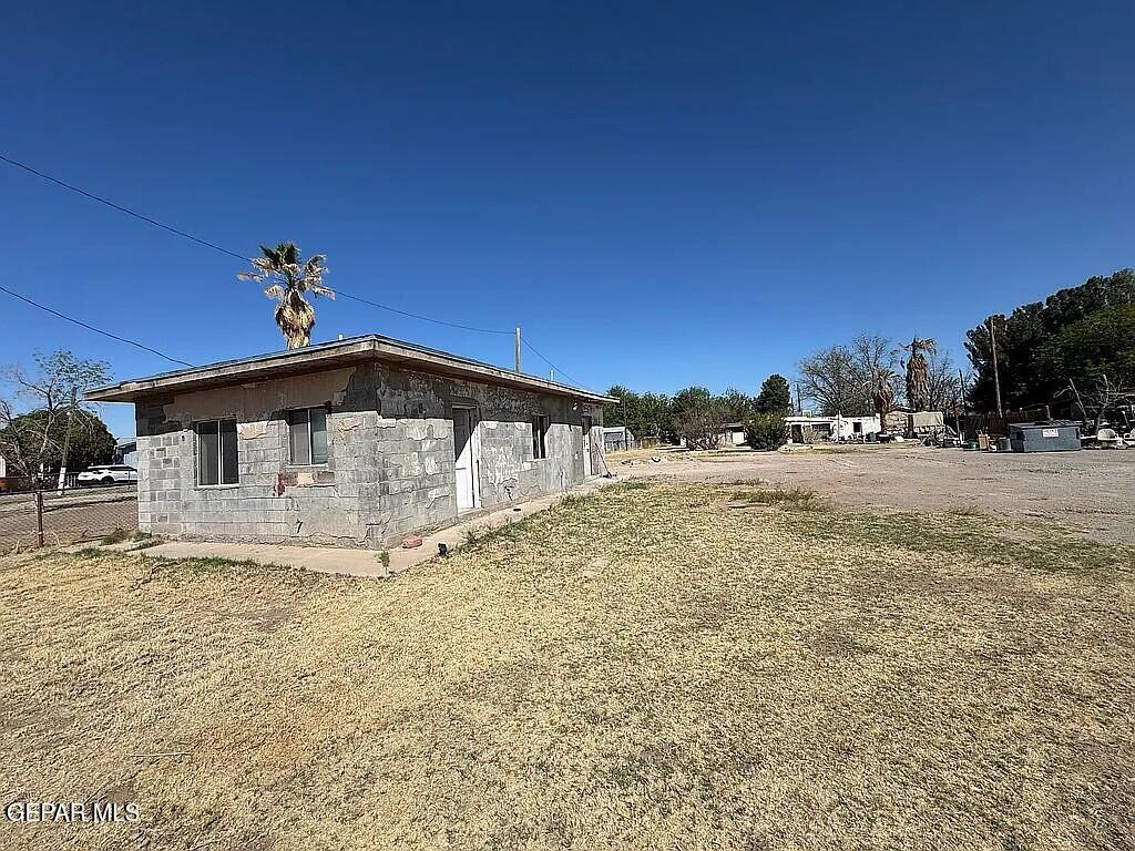 525 Center Way