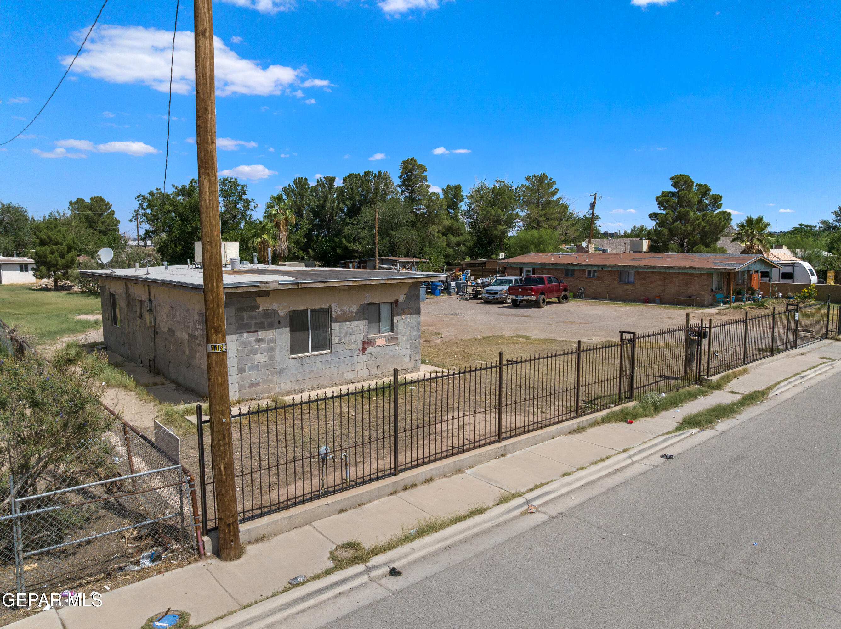 525 Center Way