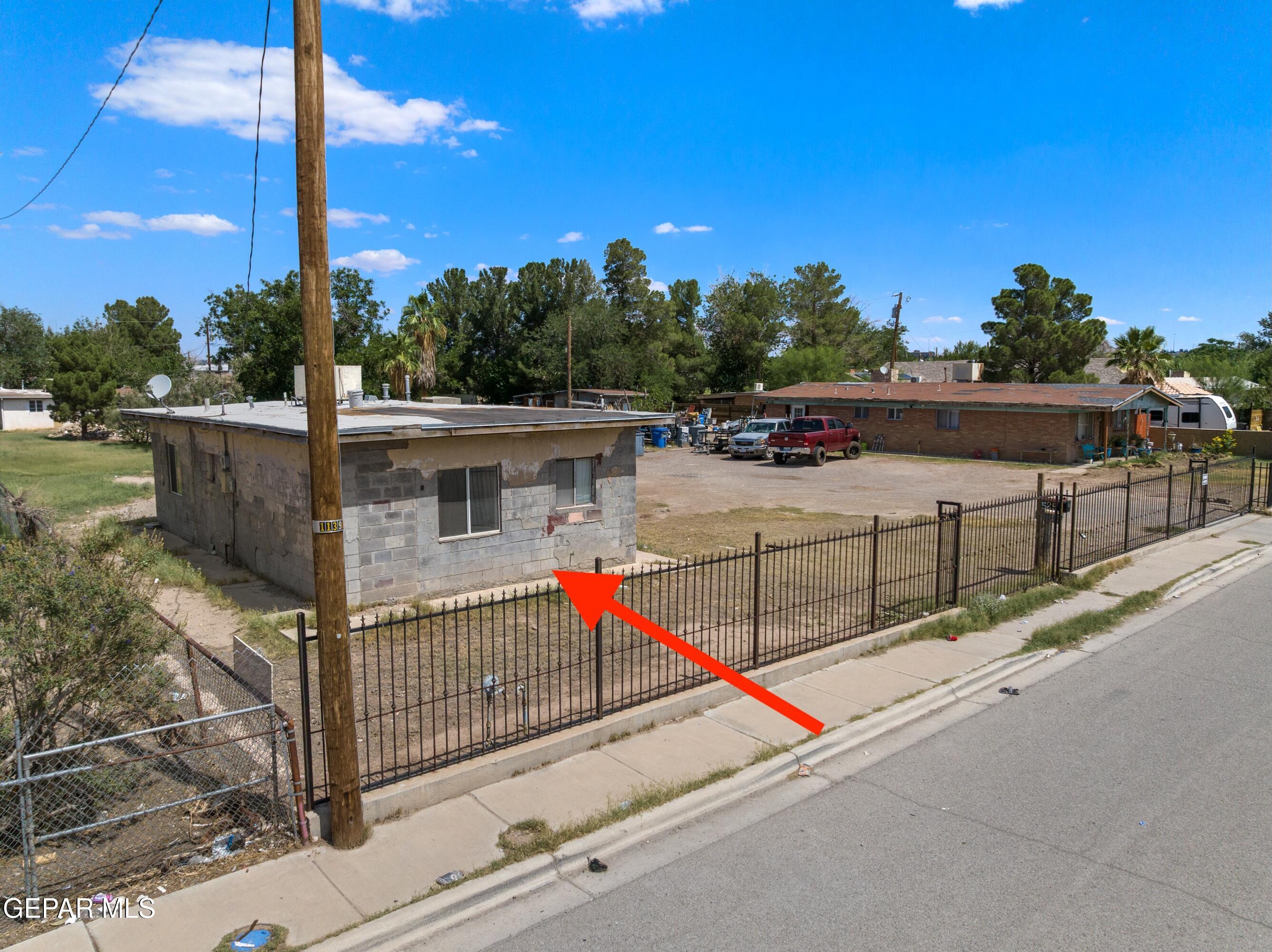 525 Center Way