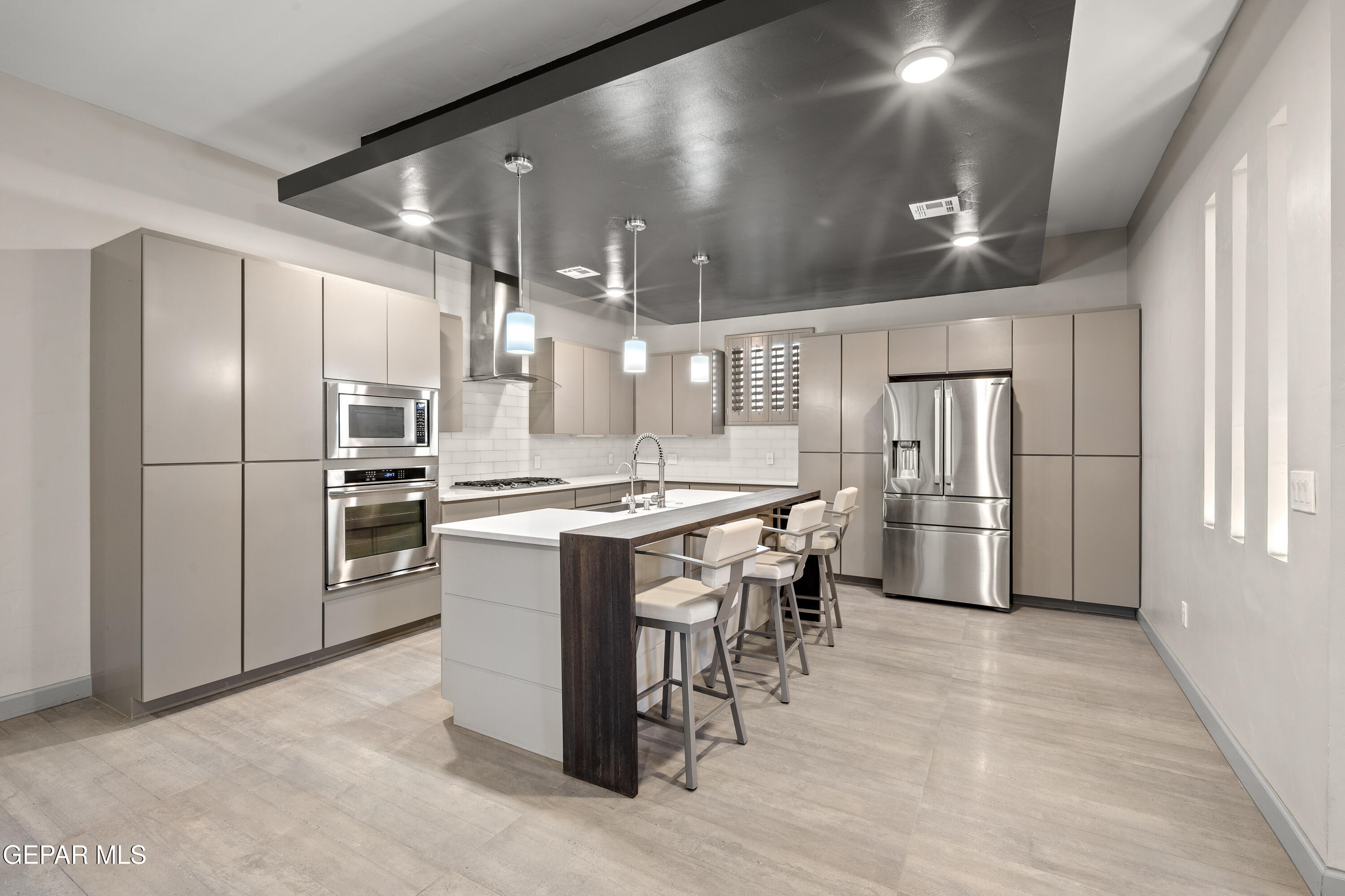 421 S FESTIVAL Drive