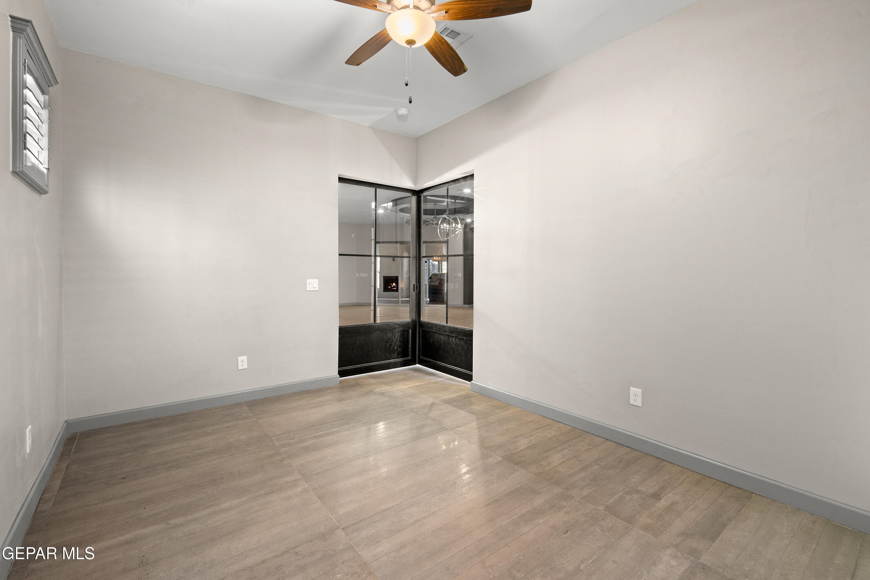 421 S FESTIVAL Drive