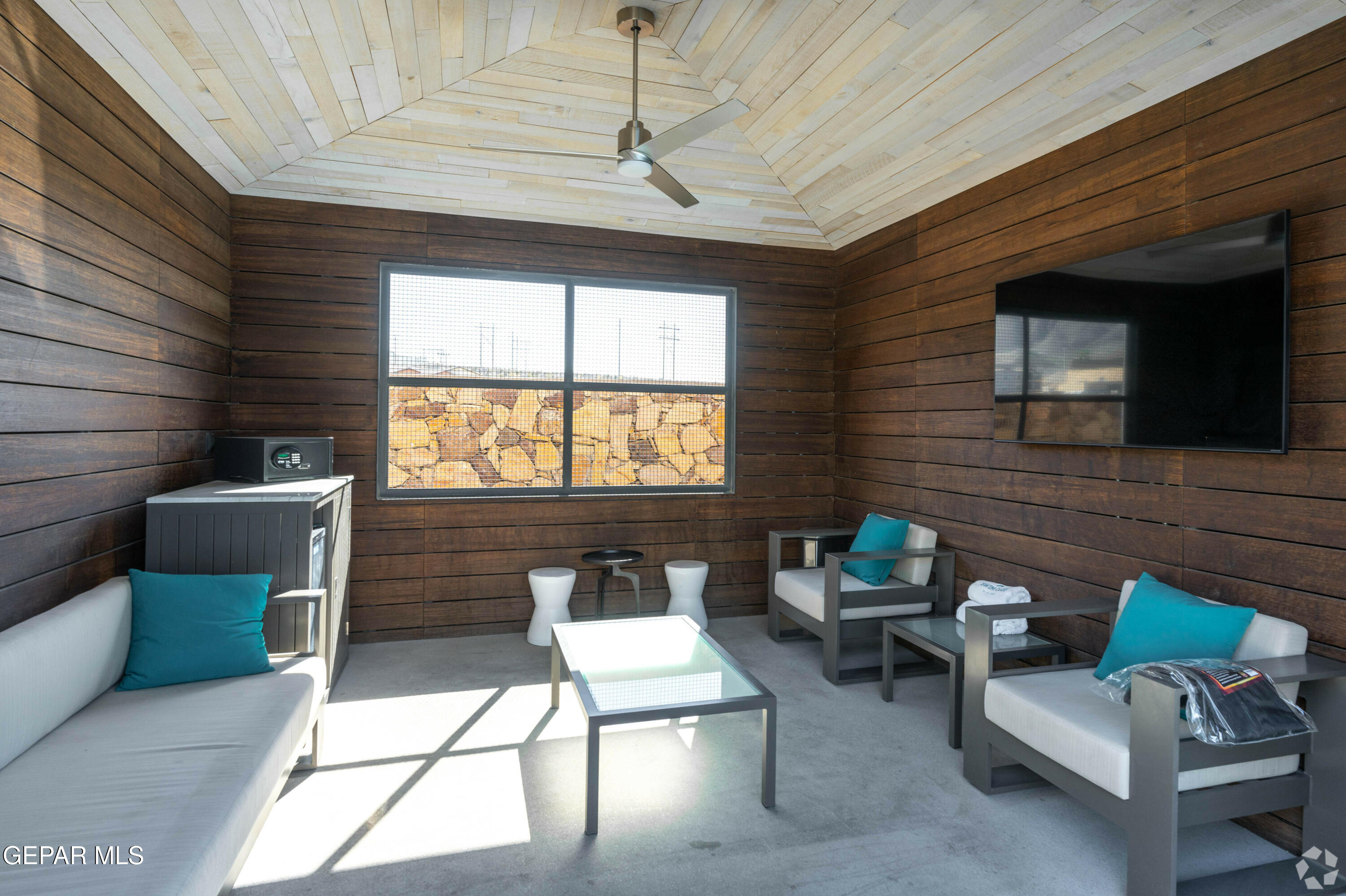 421 S FESTIVAL Drive