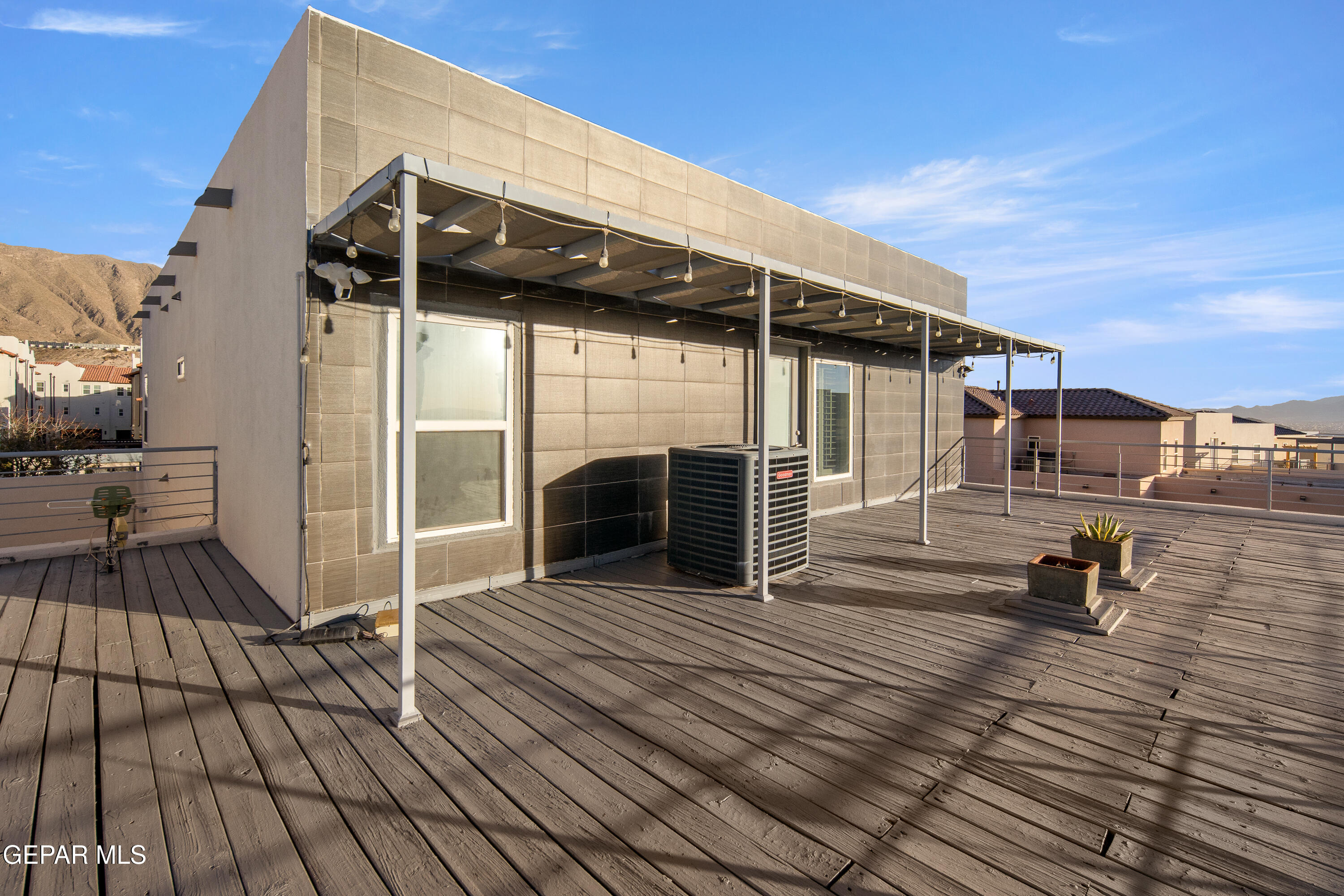 421 S FESTIVAL Drive