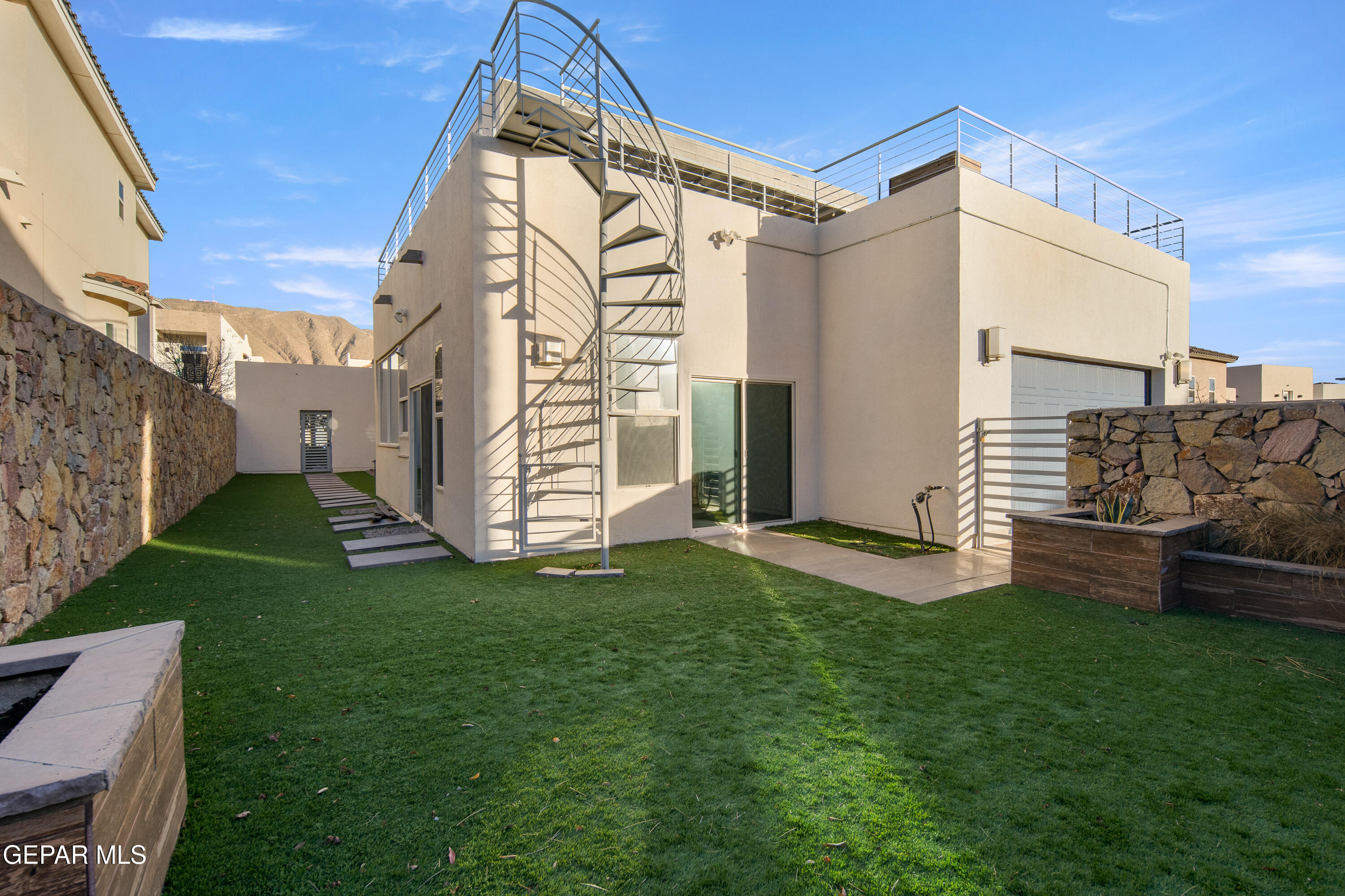 421 S FESTIVAL Drive