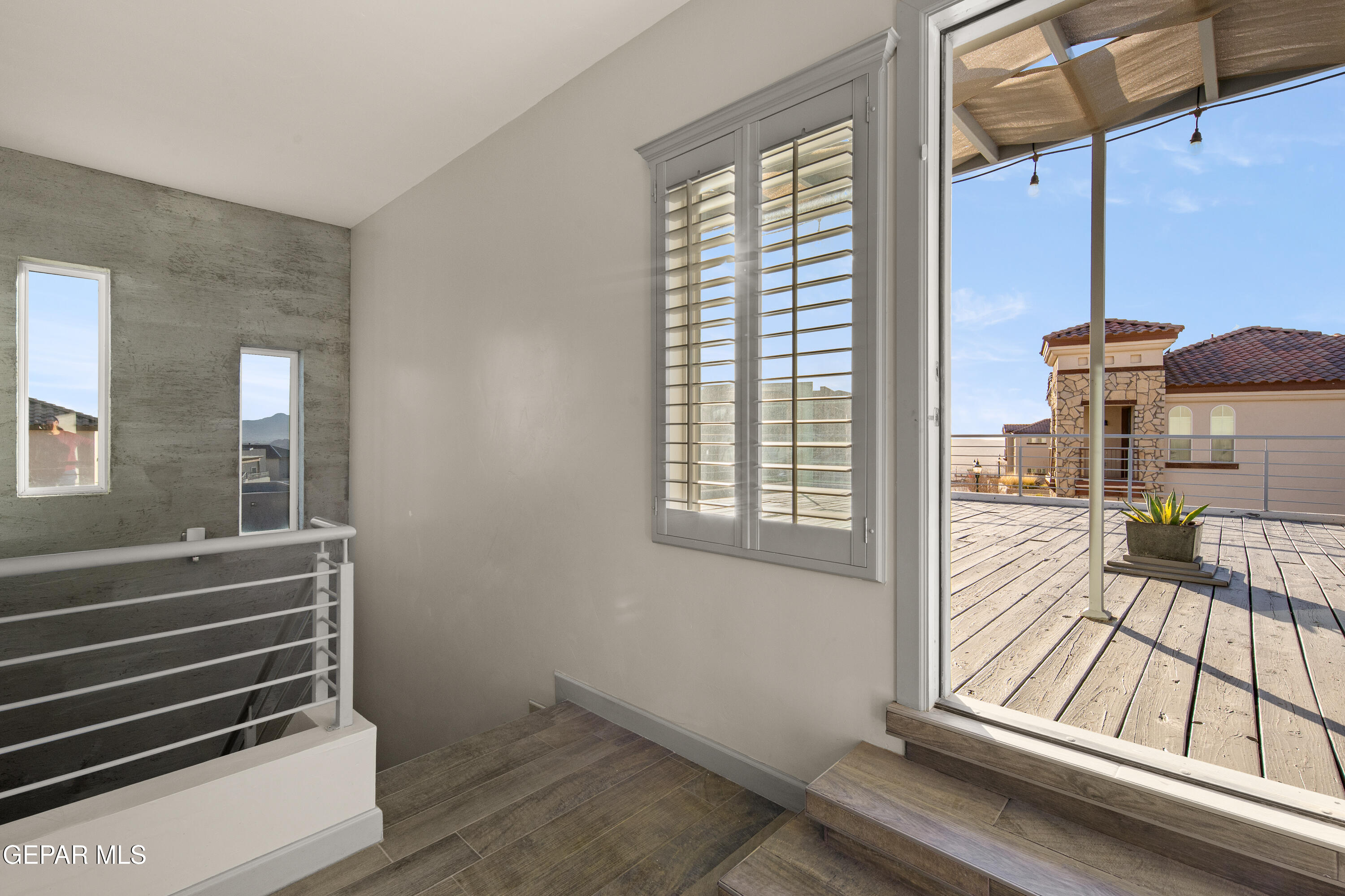 421 S FESTIVAL Drive