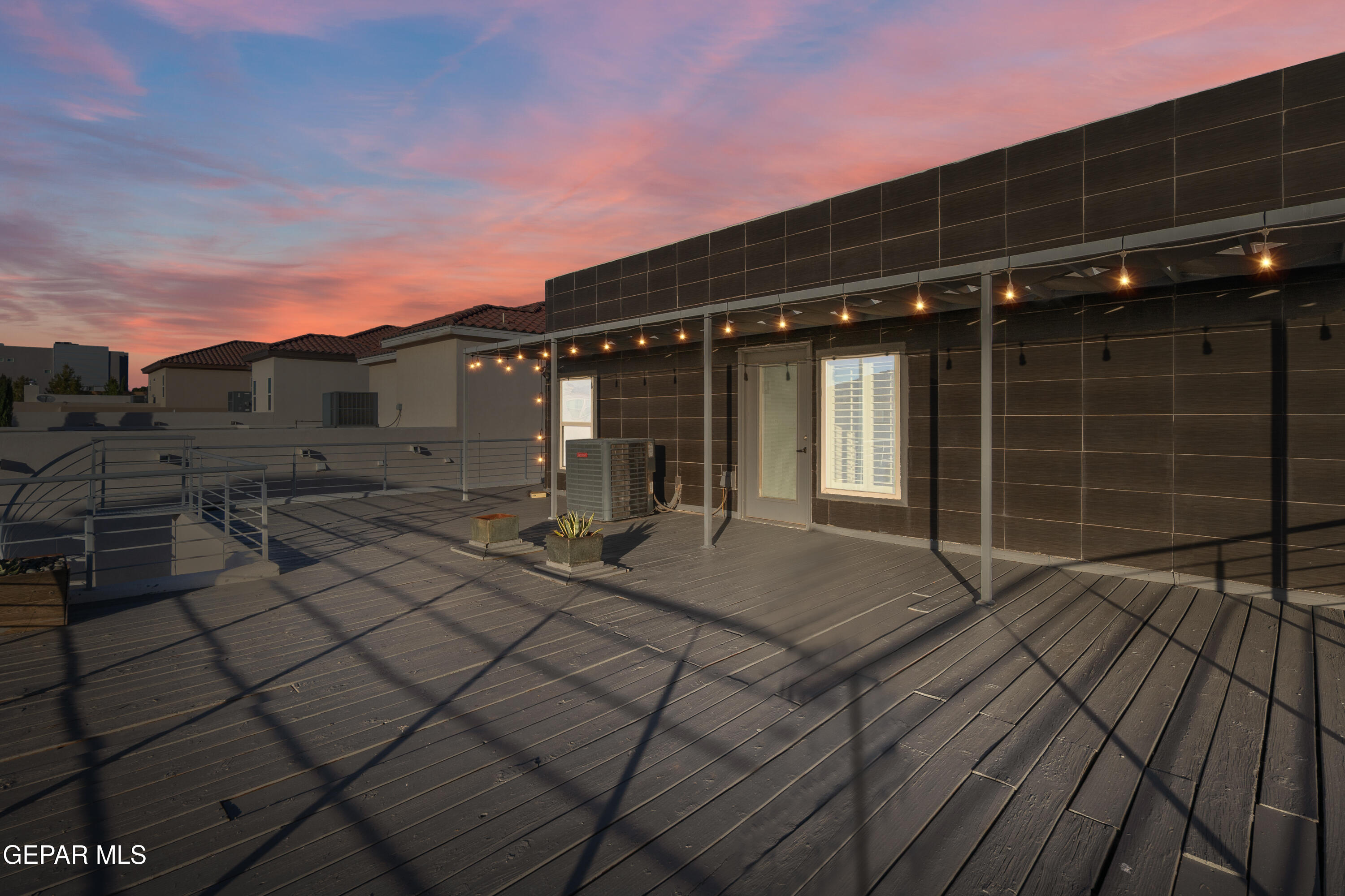 421 S FESTIVAL Drive