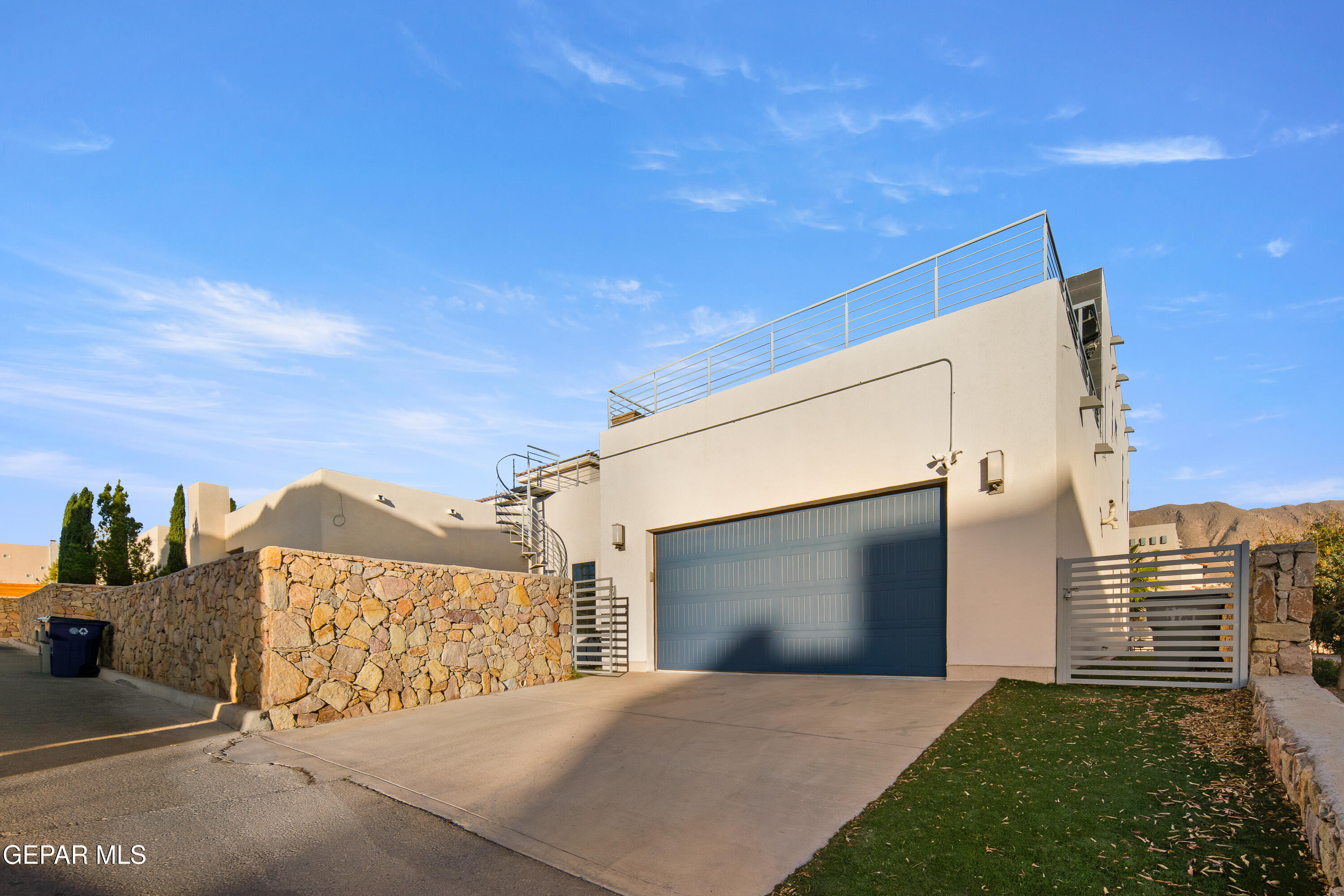 421 S FESTIVAL Drive