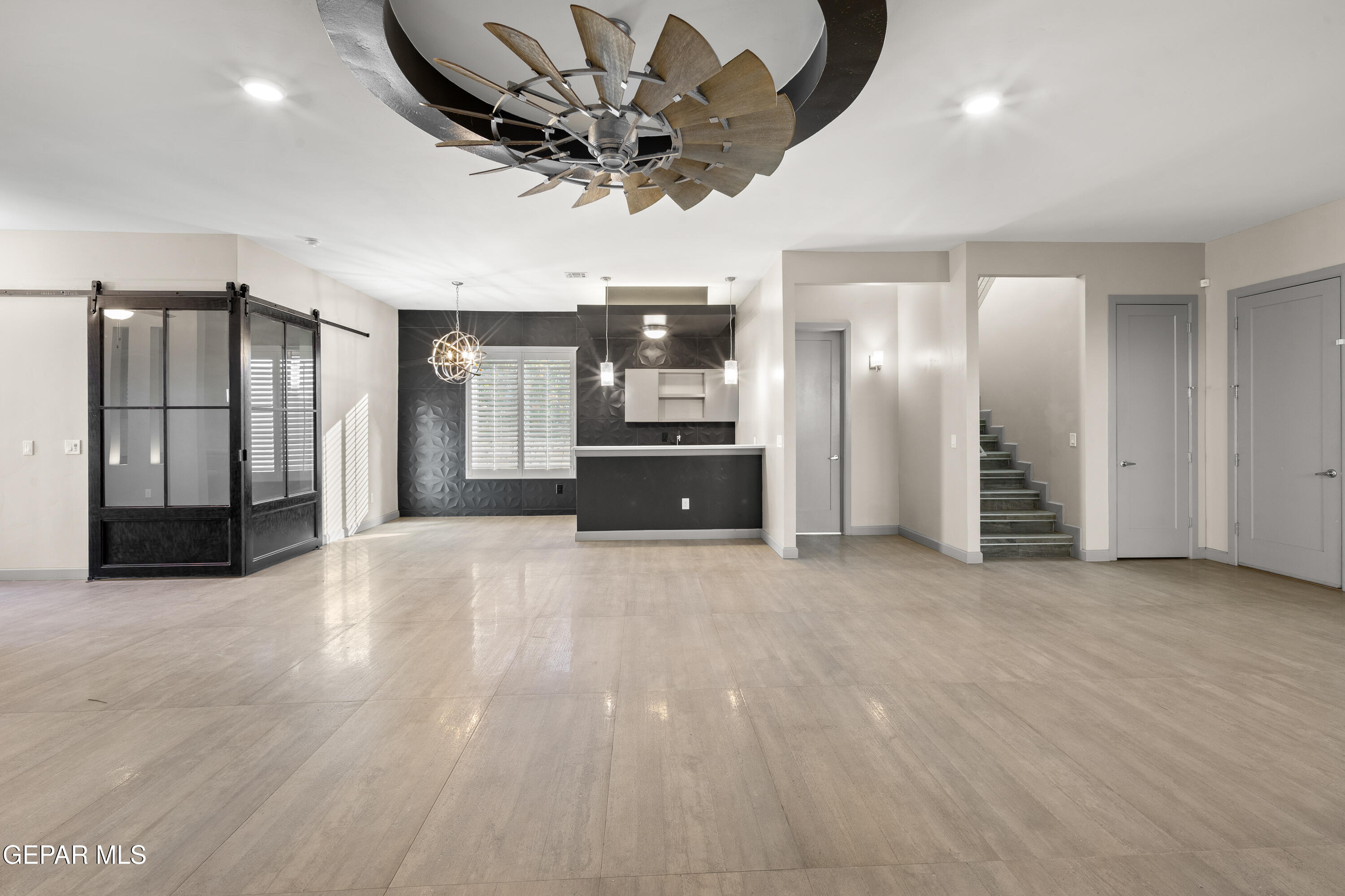 421 S FESTIVAL Drive