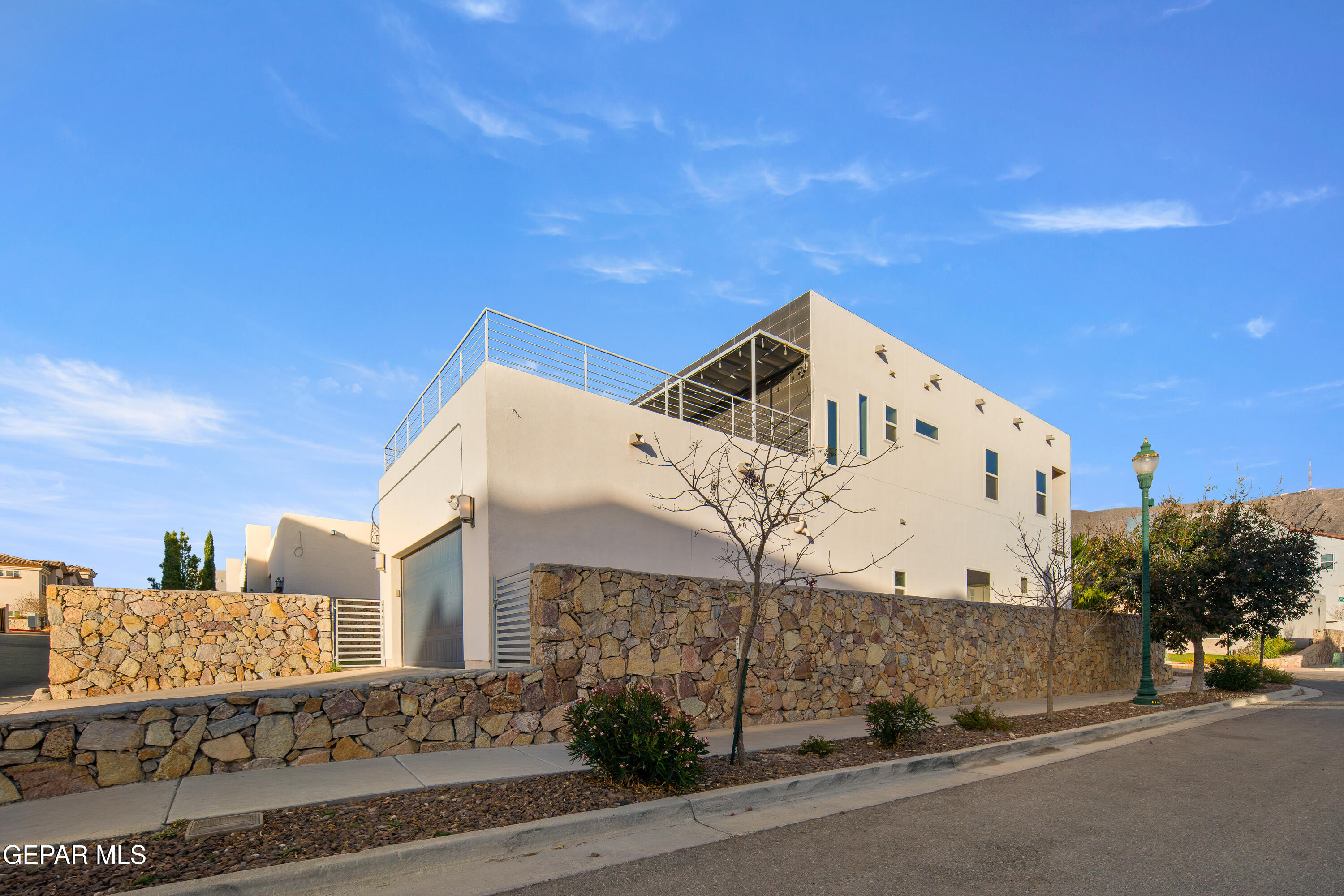 421 S FESTIVAL Drive