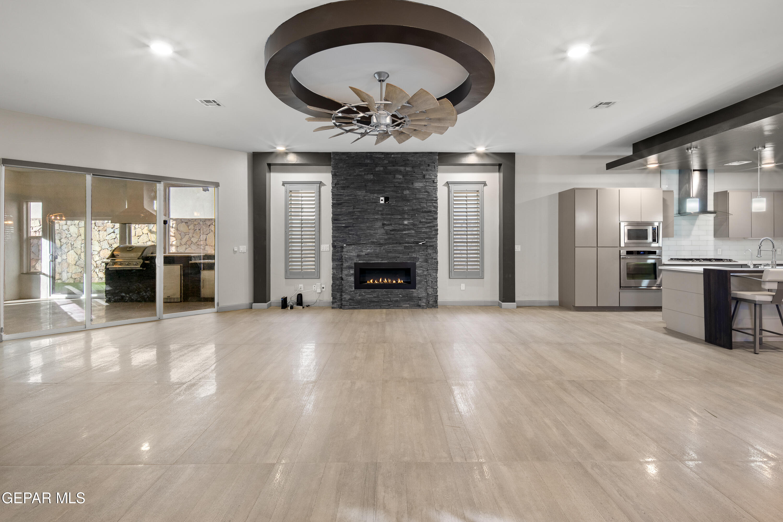 421 S FESTIVAL Drive