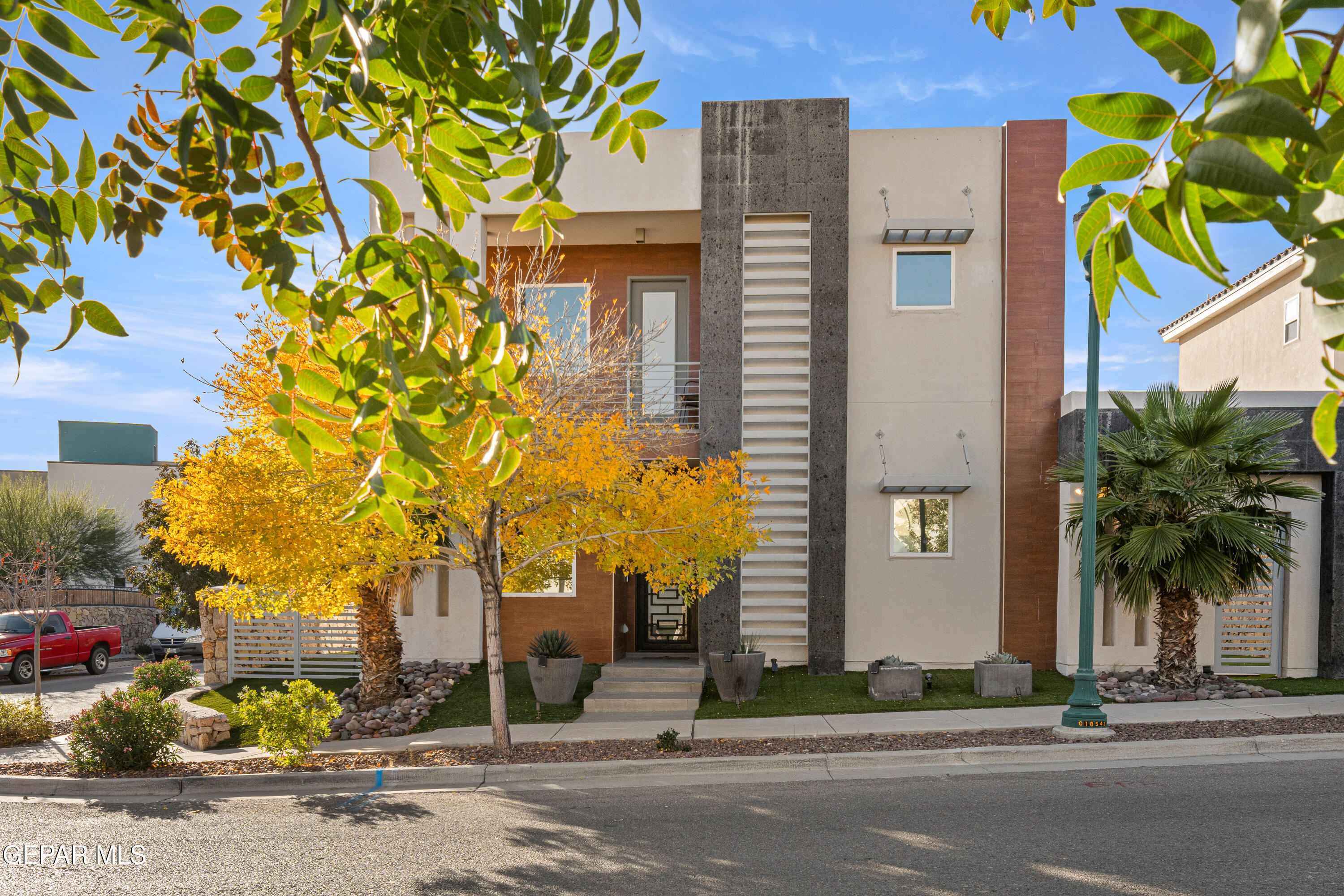 421 S FESTIVAL Drive