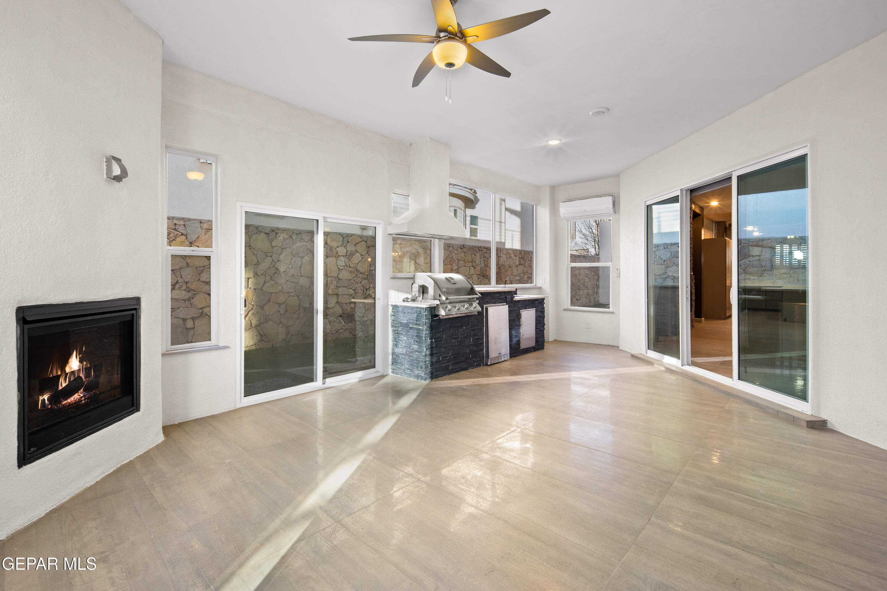 421 S FESTIVAL Drive