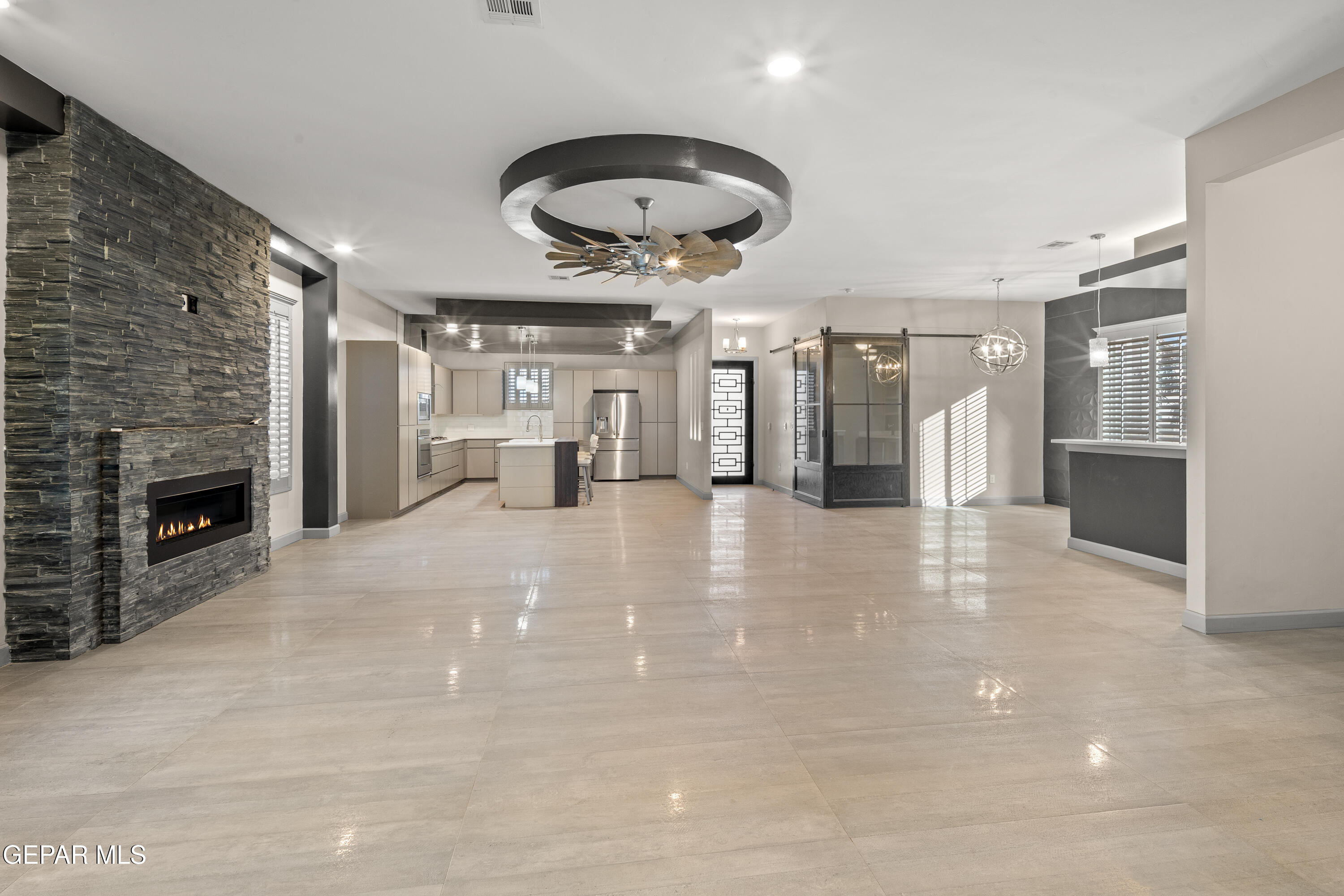 421 S FESTIVAL Drive