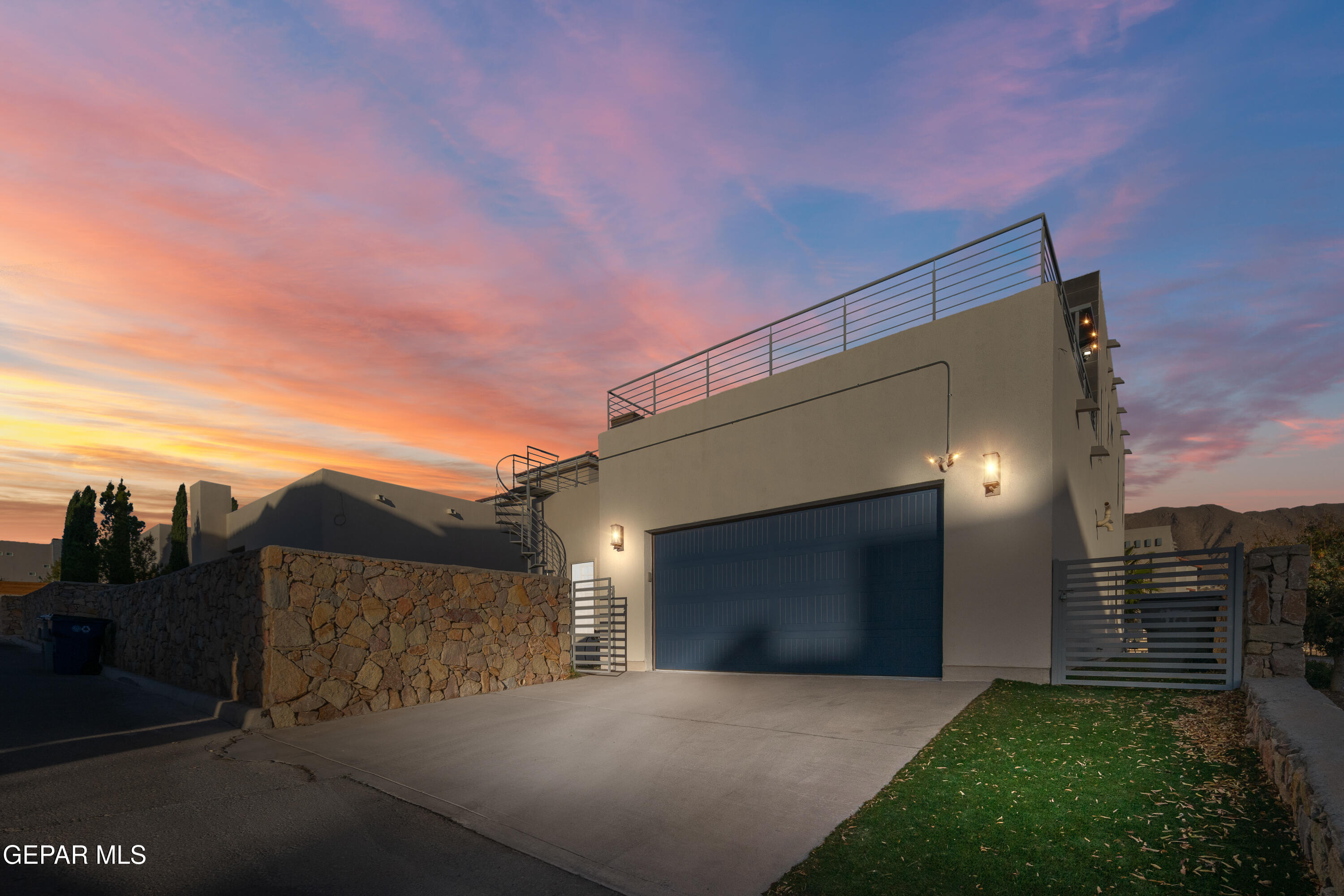 421 S FESTIVAL Drive