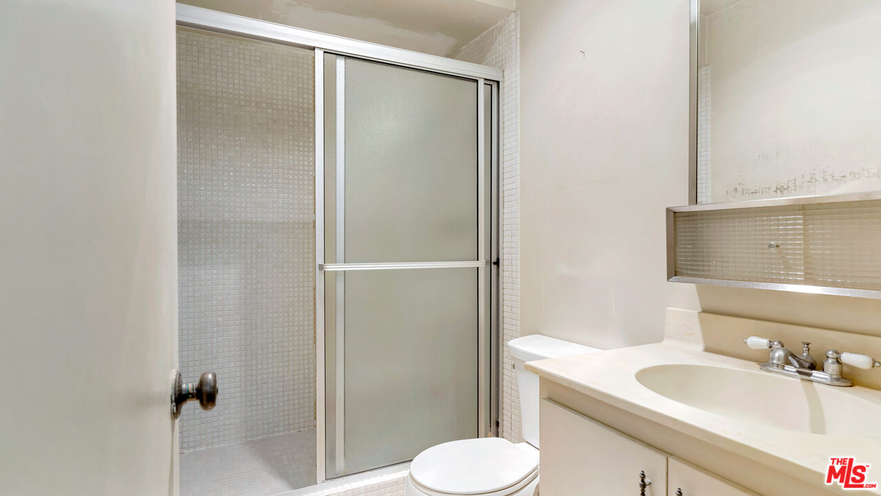 6435 Green Valley Cir Unit: 208