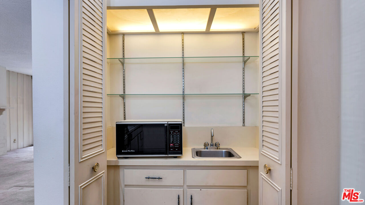 6435 Green Valley Cir Unit: 208