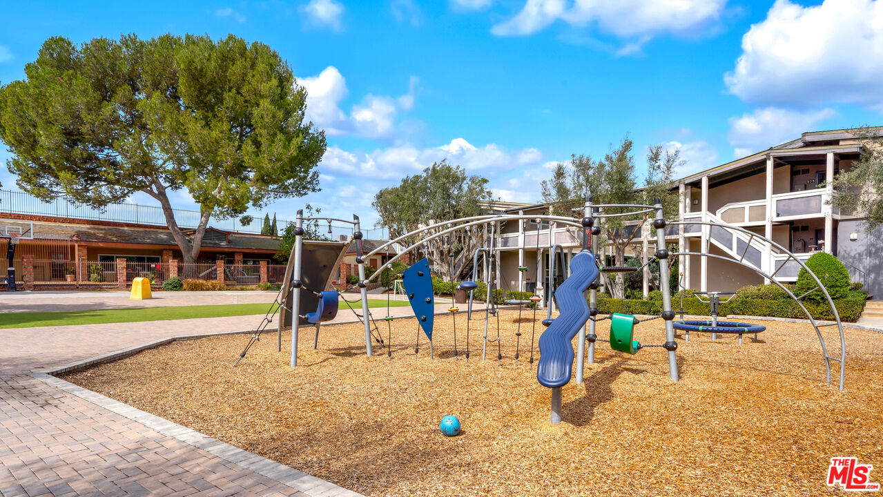 6435 Green Valley Cir Unit: 208