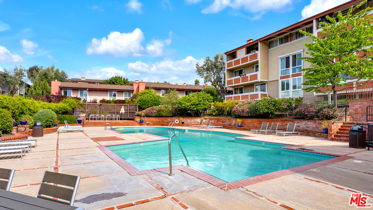 6435 Green Valley Cir Unit: 208