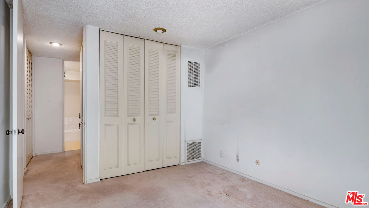 6435 Green Valley Cir Unit: 208