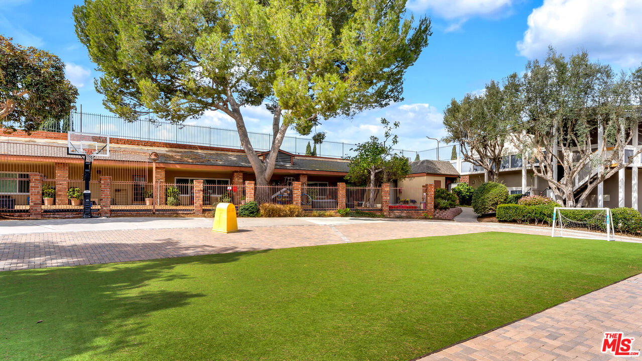 6435 Green Valley Cir Unit: 208