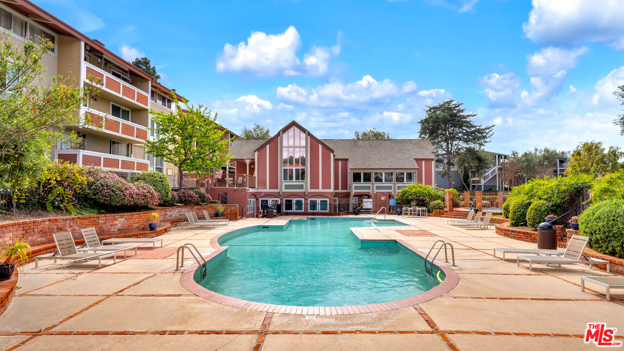 6435 Green Valley Cir Unit: 208