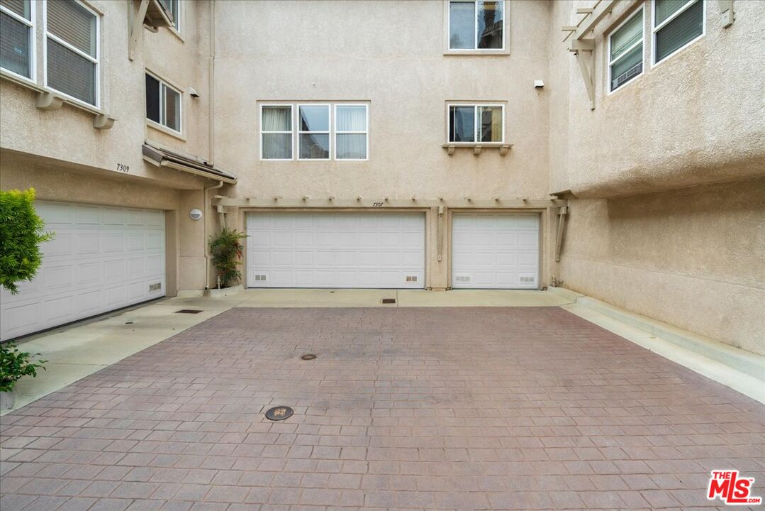 7307 Hannum Ave